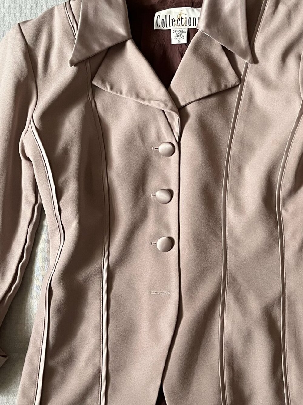 Asymetric pink vintage blazer  for women use good size 16 from JS Collection.